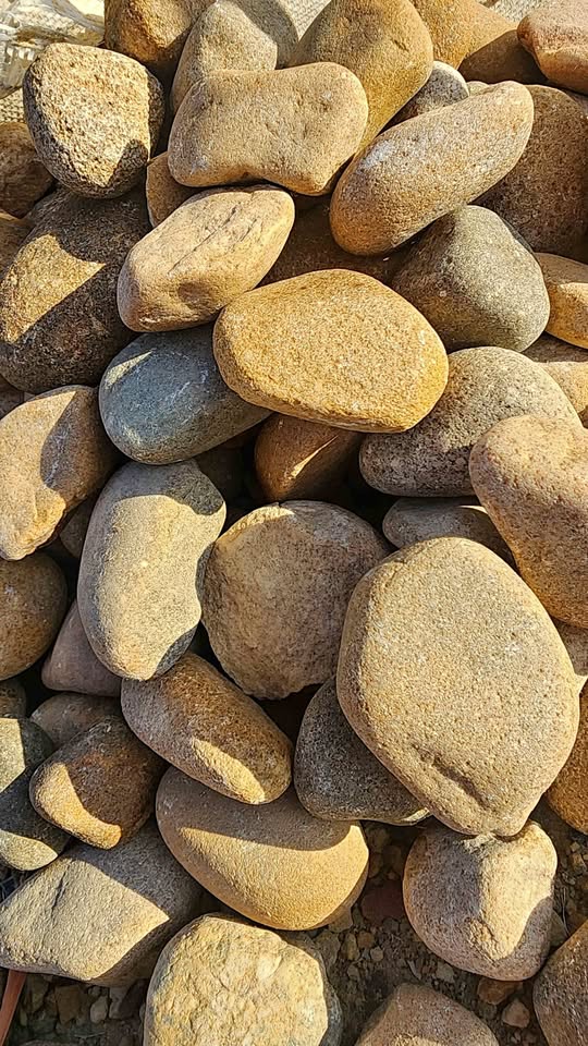 Natural Brown Riverstone Bagged