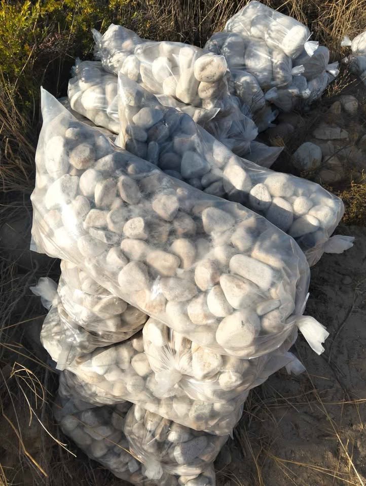 Small White Riverstone Bagged